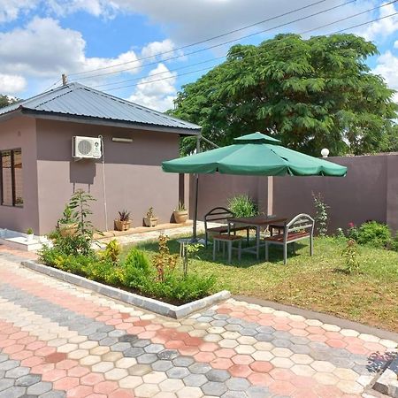 Kasuda Rooms - Cosy Self Contained Rooms Livingstone Luaran gambar